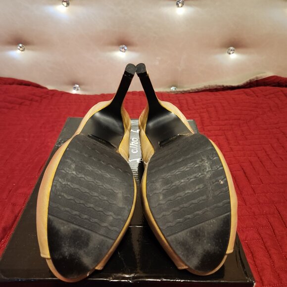 Women's size 6.5 Tan Patent Peep-Toe 4.75" Platform Pumps - Picture 5 of 5